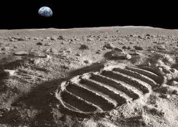 “ماه‌نورد ایرانی” رو‌نمایی می‌شود