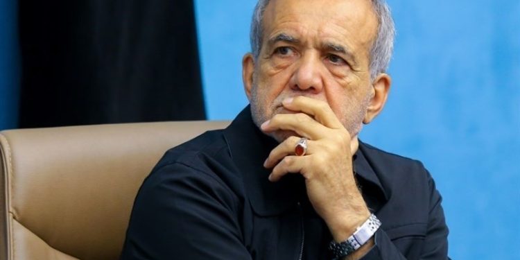 پزشکیان: توسعه را در شهرهای ساحلی دنبال میکنیم