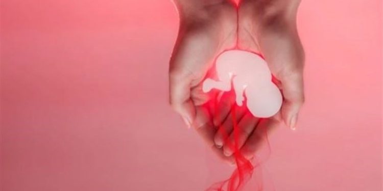 ۳ علت “سقط جنین” در کشور/ سقط تحتتأثیر شعارهای تنظیم خانواده